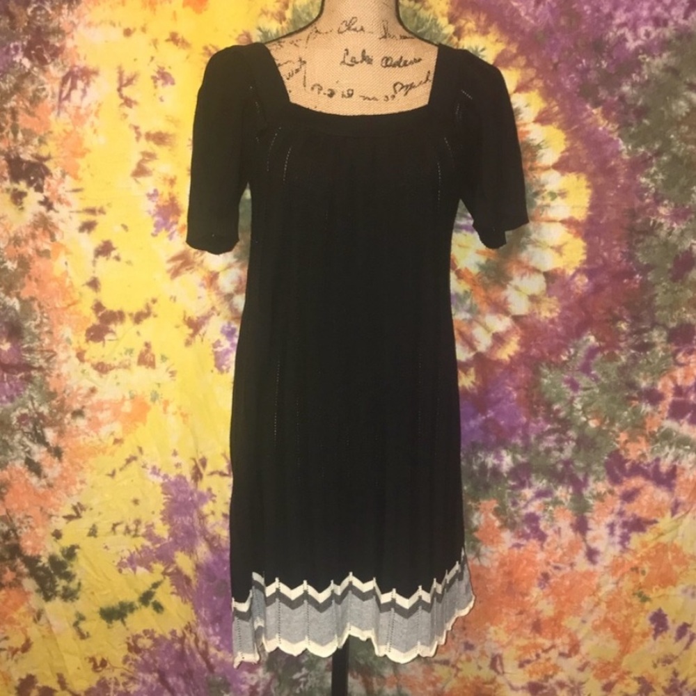 {black crimson} black chevron dress • NWT